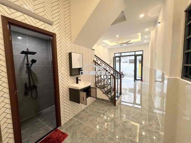 Nhà 2 tầng 31m2 - hẻm thông gần trường học nguyễn trung trực - lê đức - 2