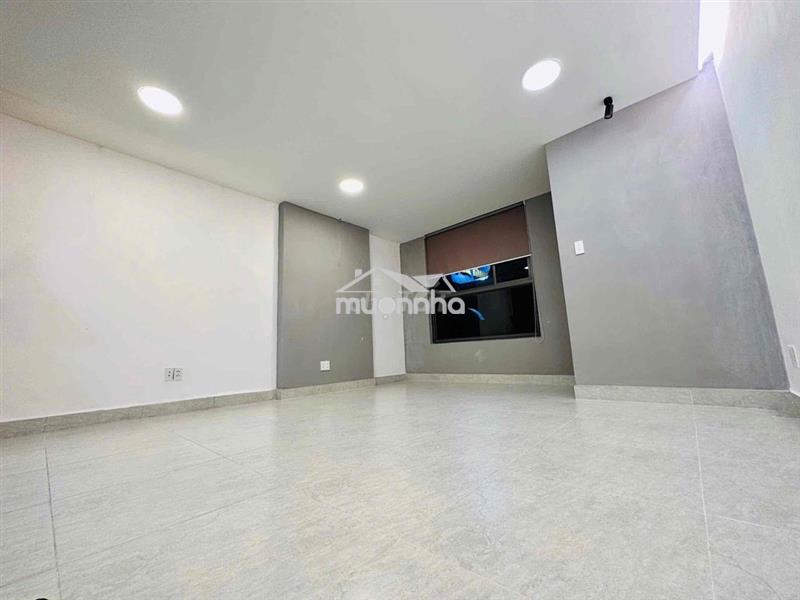 Căn hộ nội thất cơ bản y hình vào ở sớm