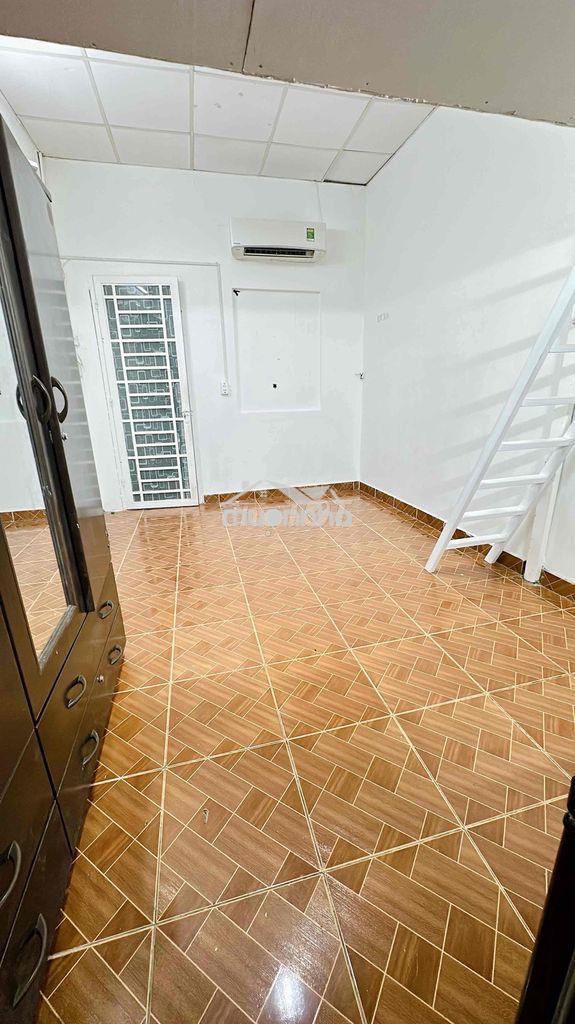 Phòng mới xây coa gác ban công trung tâm quận 10 - 4
