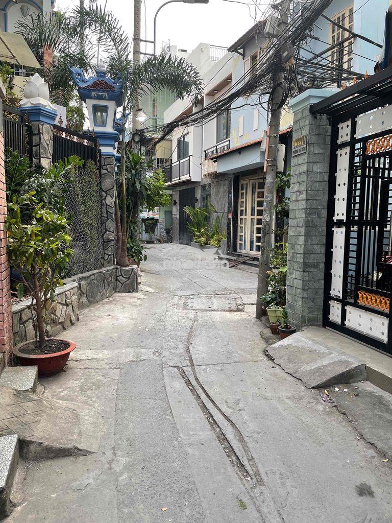 Cho thuê nhà 3 tầng hẻm 30 lvb