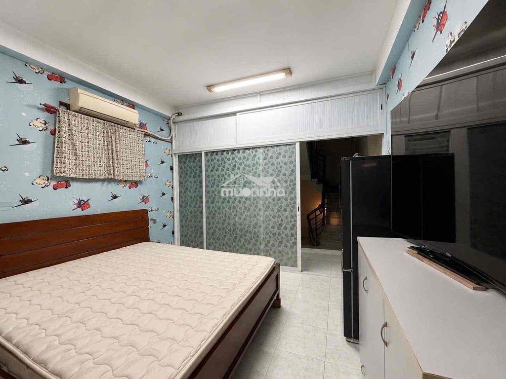 Chỉ hơn 8 tỷ - khu vip huỳnh văn bánh - 52m2 - nhà 4 tầng - 6pn - 3