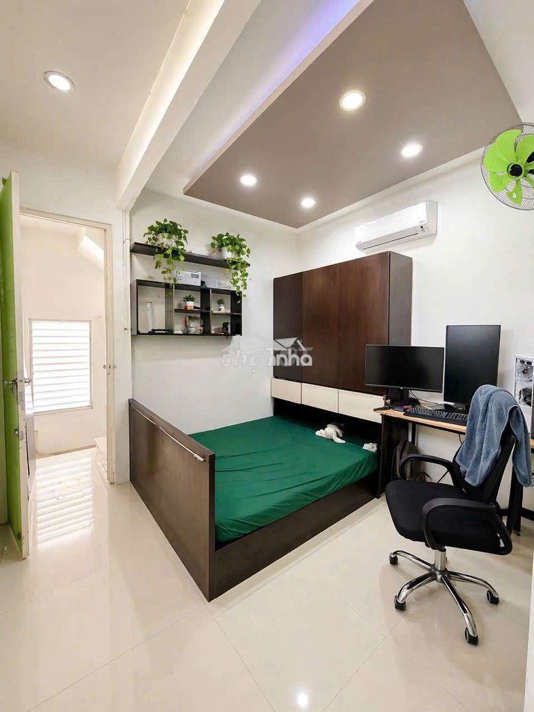 Nhà hẻm tân thành. tân phú thông với hẻm 681 âu cơ. tân phú - 3