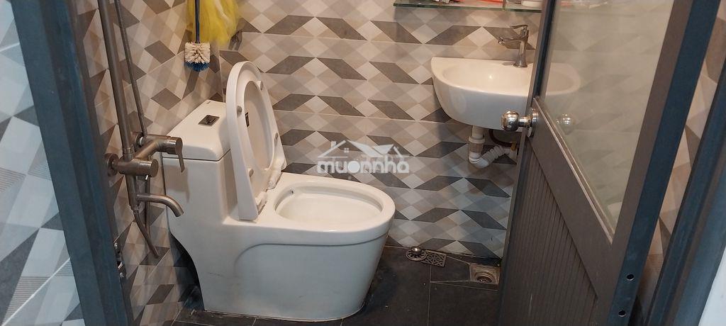 P ban công h 1382 nguyễn duy trinh gần đh ufm_fpt_hutech 28m2, 2 tr 6 - 3