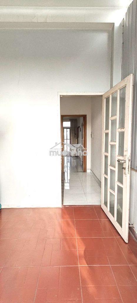 Nhà 3 tầng . đất 72m2 . sát mặt tiền phường an phú đông.. chỉ 4,25 tỷ