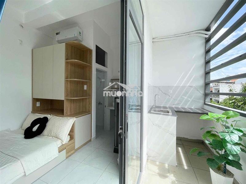 Phòng 20m2 ban công tách bếp ngay nhà ga t3