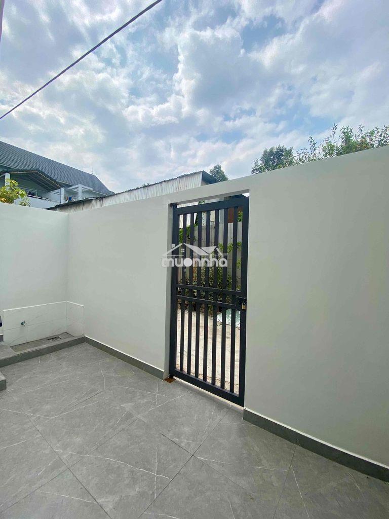 Bán gấp nhà 2 mặt tiền phú mỹ, sạch đẹp mới nở hậu 5.25m - 4