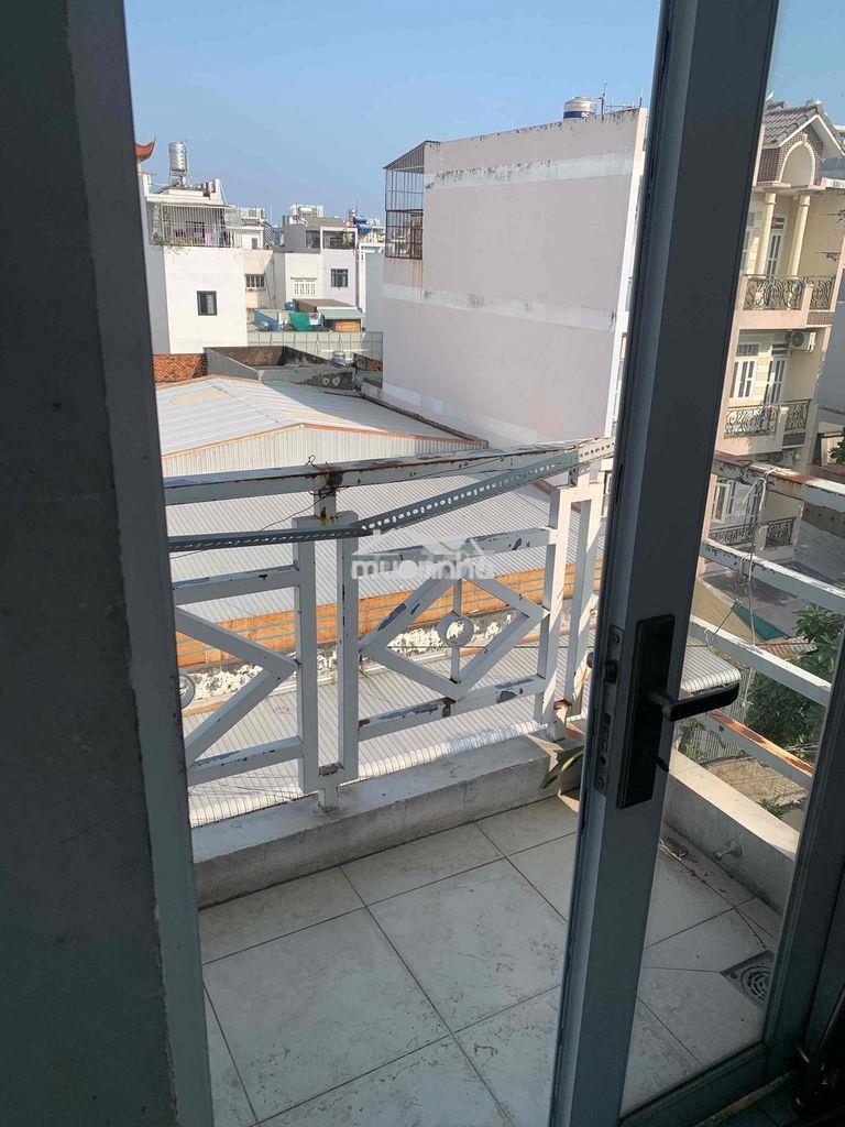 Phòng trọ rẻ chỉ 1tr6 có ban công - 4