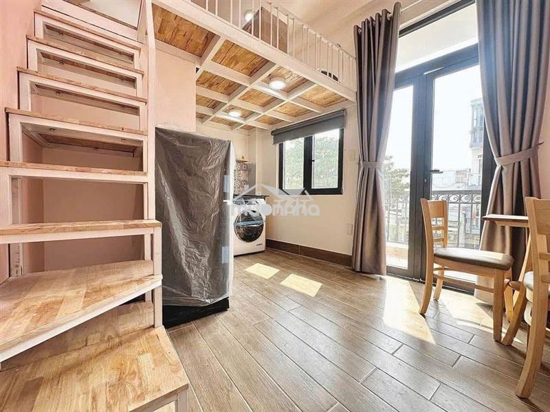 Căn hộ duplex ban công _ ngay đai học ngân hàng