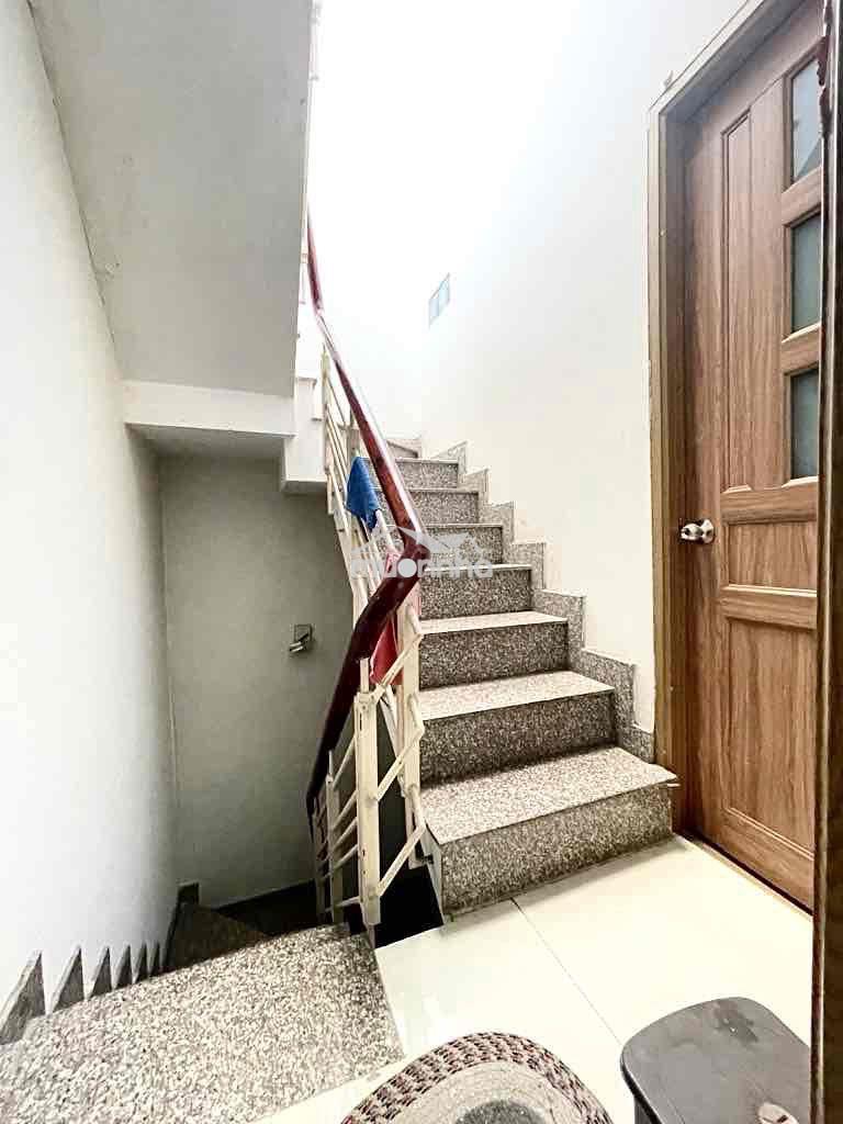 Nhà ngang hiếm, 1/ sẹc, ko lg qh - nguyễn tiểu la - 4.6x8 (34m2), 4tần - 4