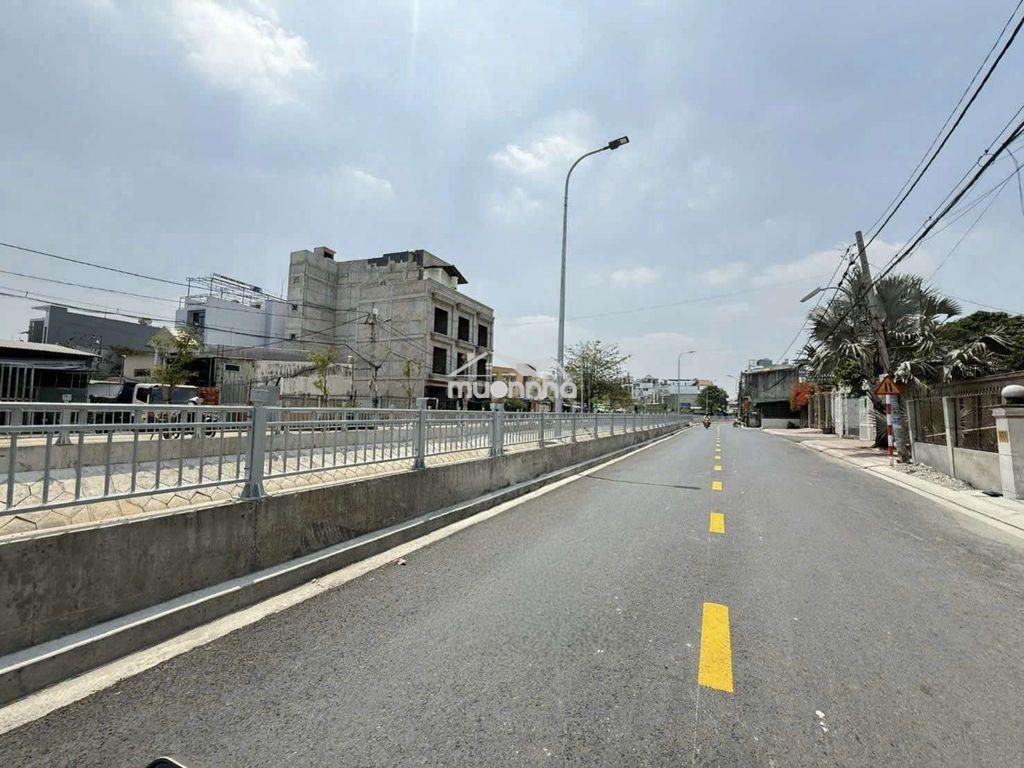 Bán nhà thang máy 4x18m 1lững 3 lầu, đường thông 6m, 1/ thạnh xuân 35 - 2