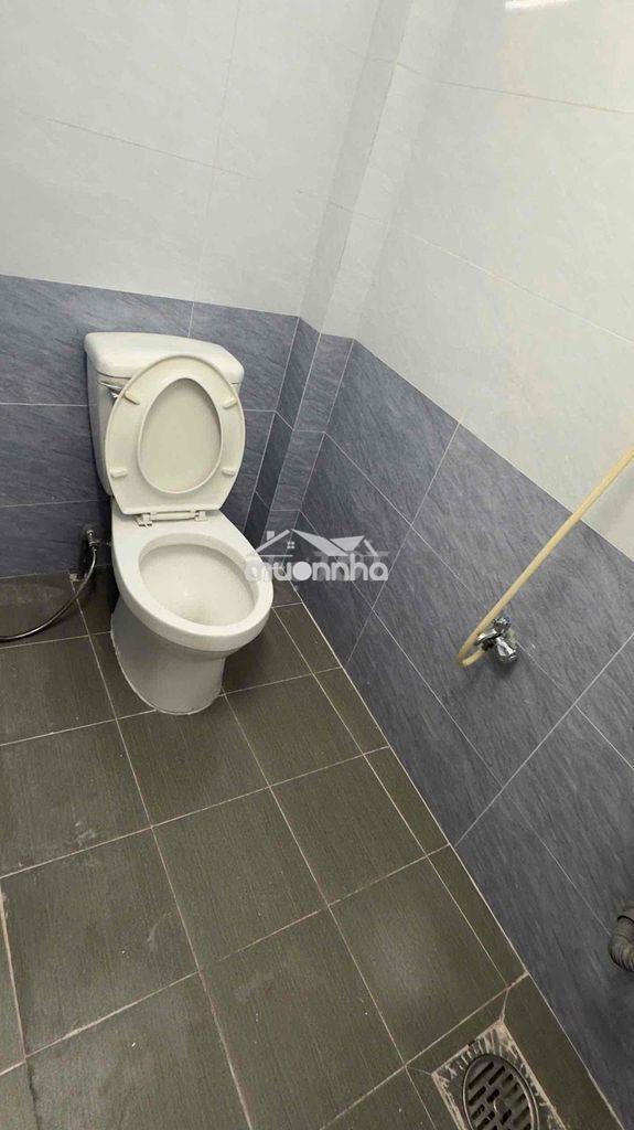 Nhà nguyên căn hồ biểu chánh. p11. phú nhuận. 4.2 x 16m. 2 lầu . 15tr - 4