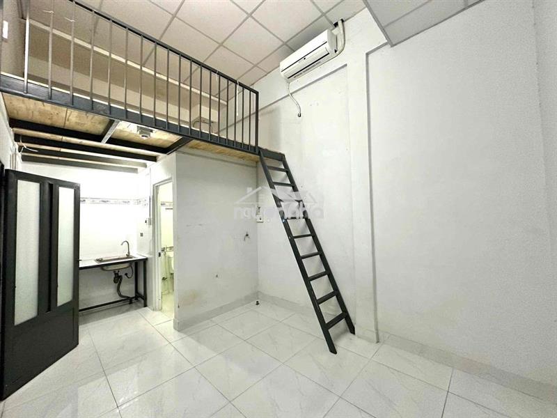 Phòng có gác gần ngã tư phú nhuận
