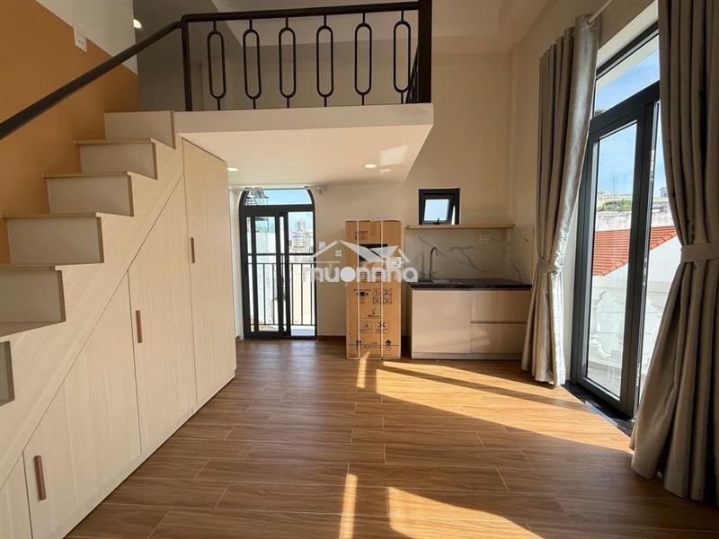 Tòa nhà mới- phòng duplex-ban công-full nội thất-văn lang-phan văn trị