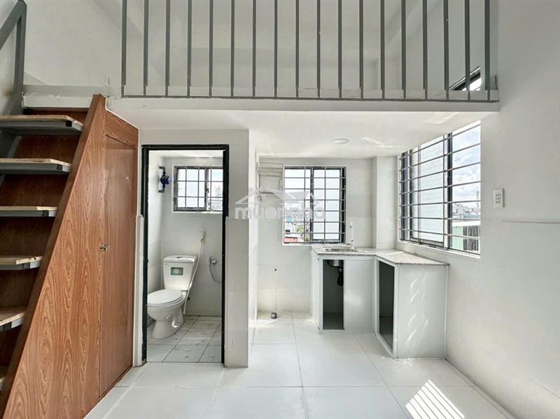 Cho thuê phòng có gác mới xây có thang máy ngay mã lò - tên lửa