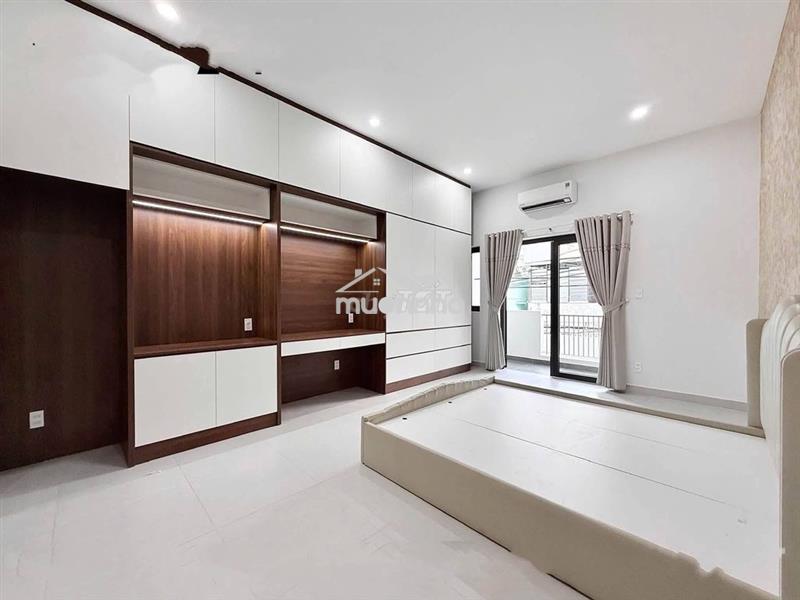 Phòng ban công mới xây _ full nội thất mới _ ngay tô ký