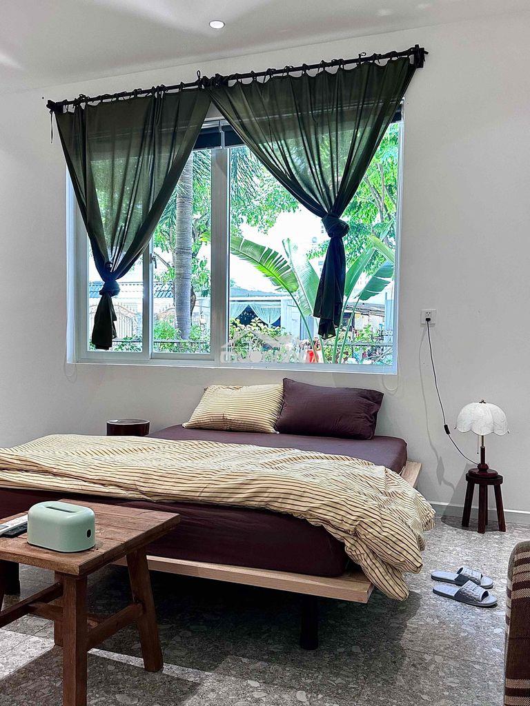 Căn hộ chân cầu sài gòn có sân vườn và có chỗ đậu ô tô