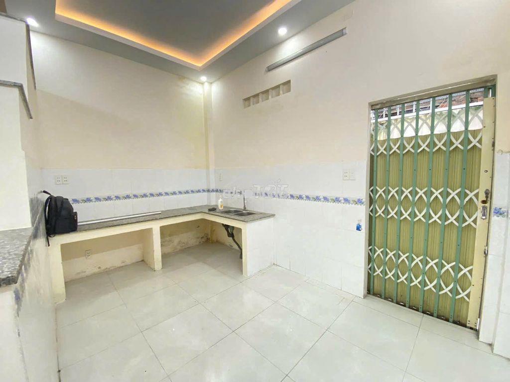 Cho thuê nhà hẻm 50 gò dầu . dt 4,5 x 20 m đúc 1 lầu vị trí cực đẹp  - 3