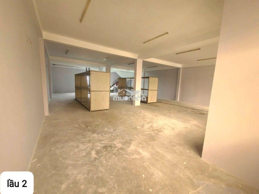 Kho kiên cố, 650m2, 10x20, 3tầng 1 tum - 2