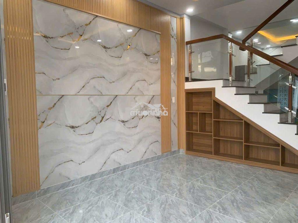 Nhà lầu trong khu dân cư, gần đường quốc lộ và nhiều tiện ích - 3