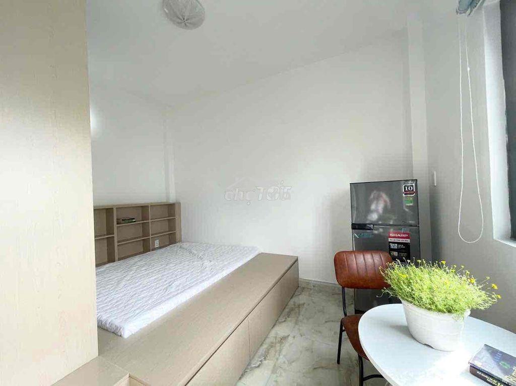 Cho thuê phòng cửa sổ giá rẻ full nội thất gần nhà thờ tân định quận 1 - 3