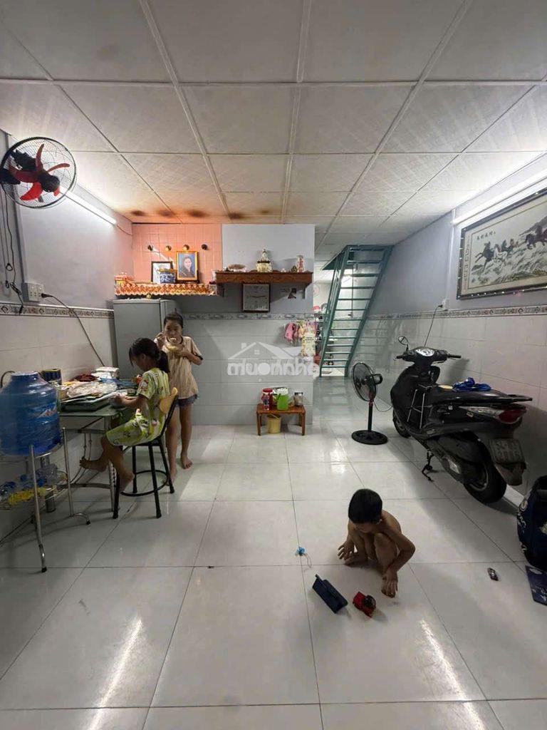 3 phòng hẻm 6m phú định
