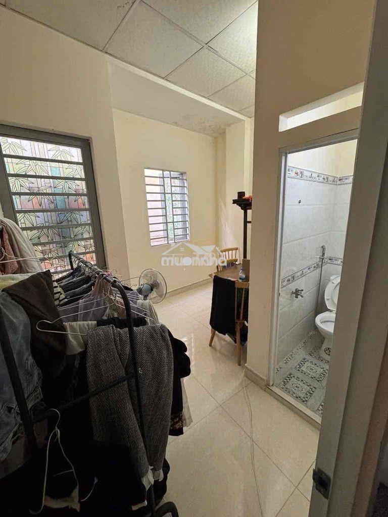 Nhà giá rẻ - dành cho công nhân có thu nhập thấp..!.. 3,7x6m 1 lầu - 4