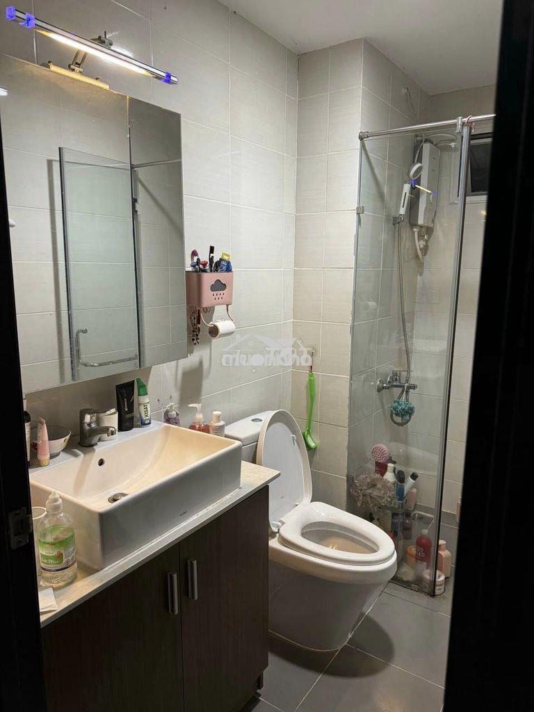 Chính chủ bán gấp căn 2pn chung cư carilon 2 - 4