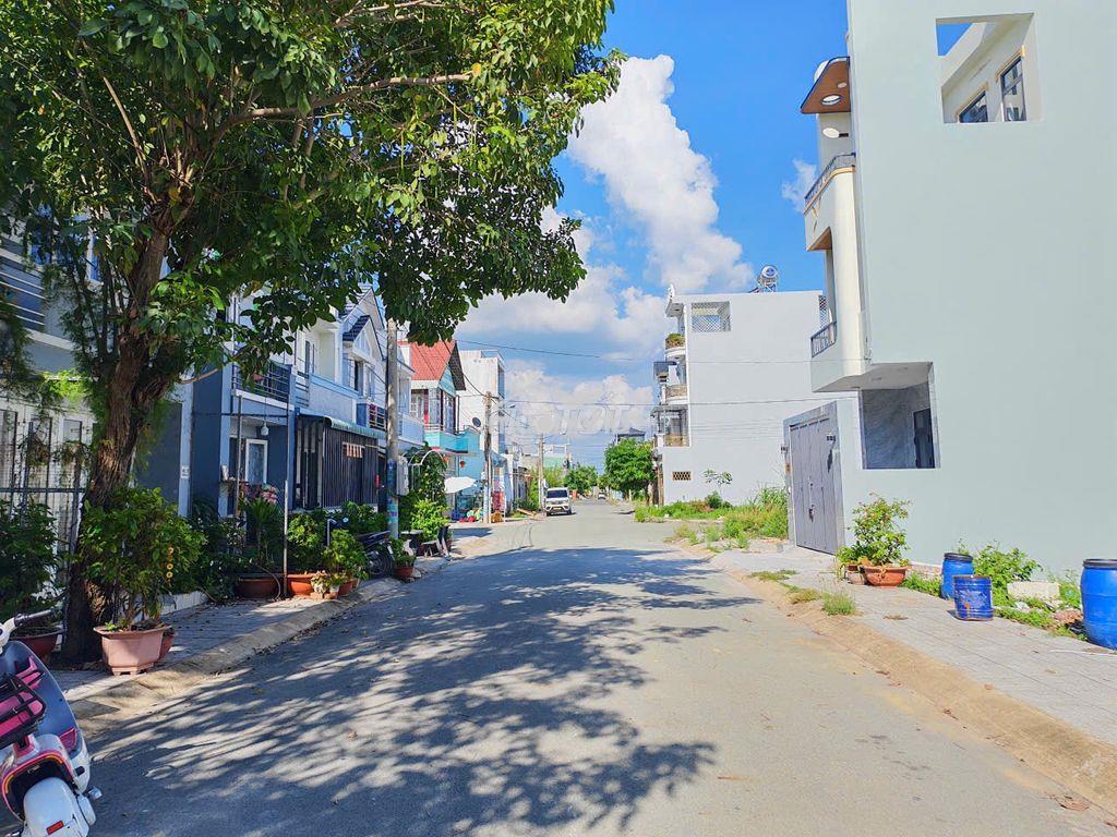 Nhà đẹp shr _ mua vào ở luôn_ đường nhựa 8m_kdc hiện hữu! - 2