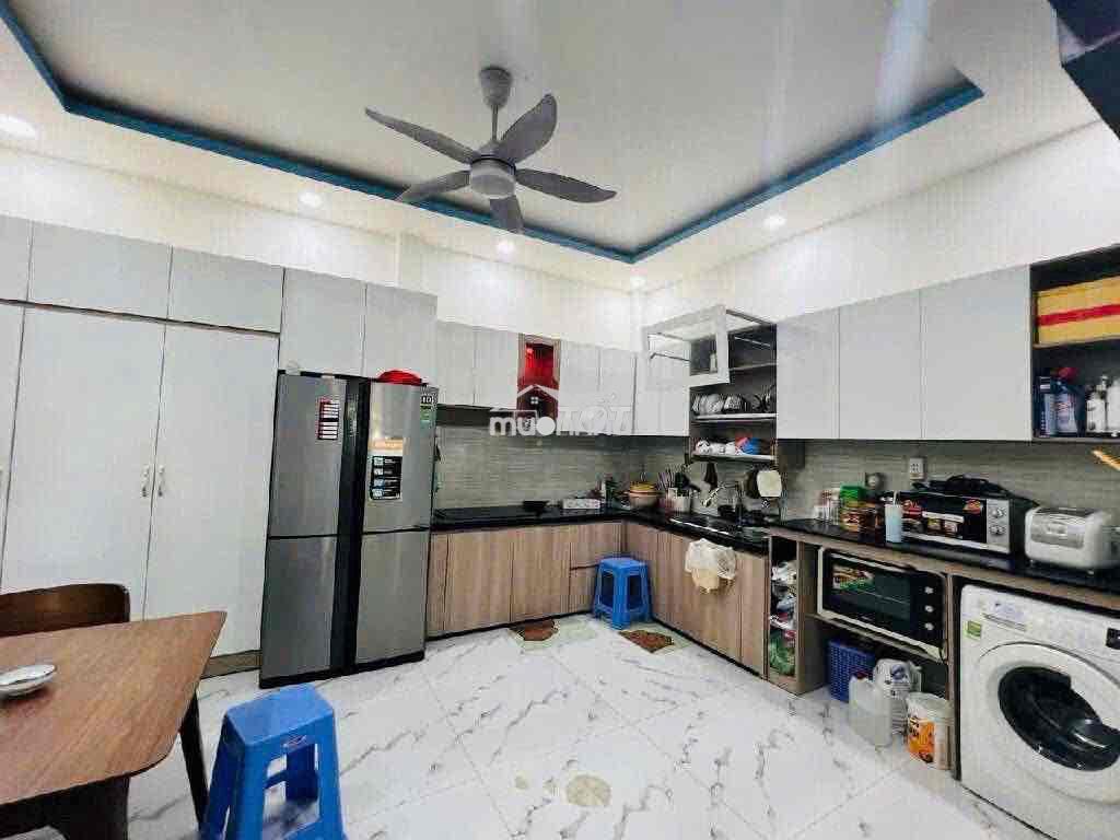 Tài chính 7tỷ+ có nhà 3 tầng mới cứng dt đẹp 4x19m giáp phú mỹ hưng. - 3