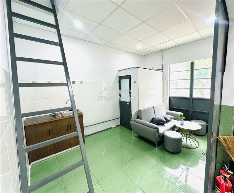 Chính chủ còn 1 phòng mặt tiền hẻm cho thuê.