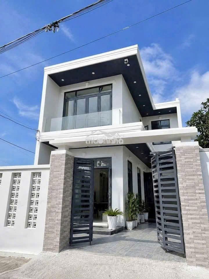 Biệt thự sân vườn - chỉ 1 tỷ hơn - gần chợ thạnh phú -shr full thổ cư
