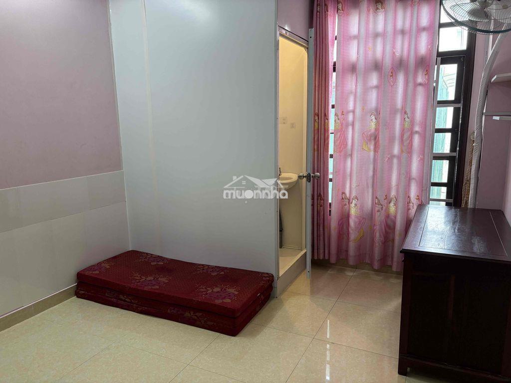 Cho thuê phòng trọ nhà mặt tiền đường lớn quận 11. giá 2.5tr - 2