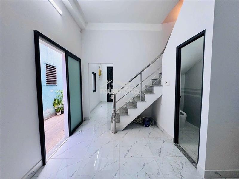 Nhà quận 1 - 6.2 tỷ - căn góc - sát mặt tiền hoàng sa