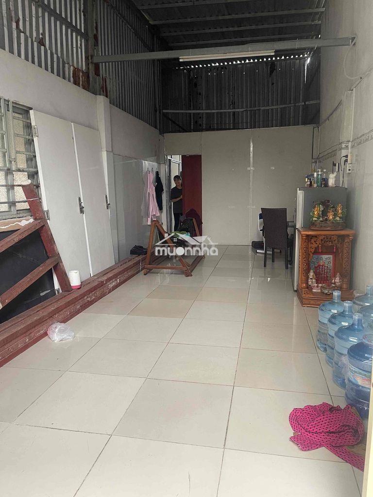 Cho thuê nhà 60m2 cuối hẻm cách đường nhựa 30m điện nước chính - 2