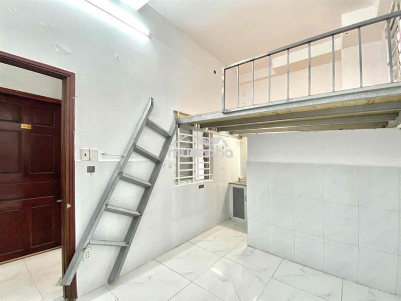 Phòng gác/studio - thang máy quận 4