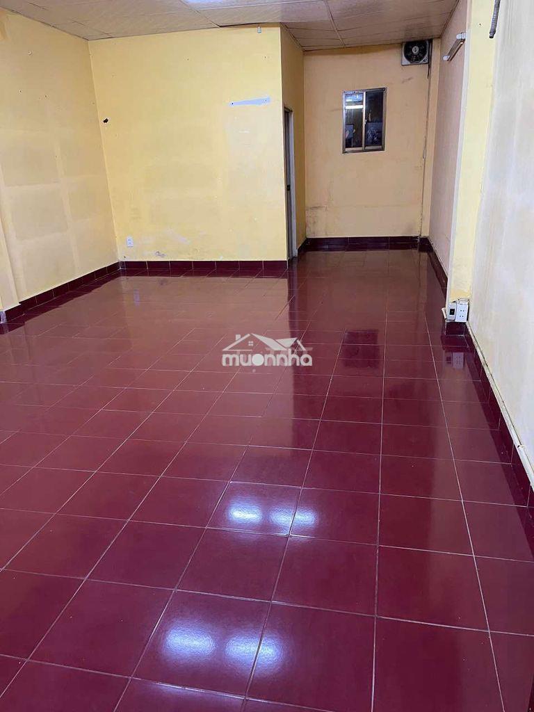 Cho thuê mặt bằng kinh doanh hẻm ô tô đường hai bà trưng quận 3 - 4