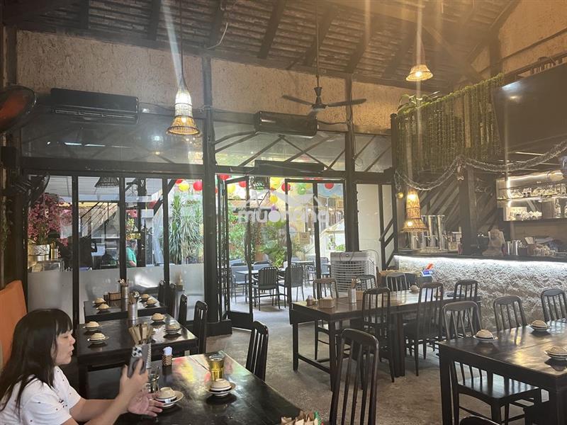 Nhà hẻm 55 lê thị hồng gấm, q1: 8.3m x 24m, nhà trệt gỗ truyền thống..