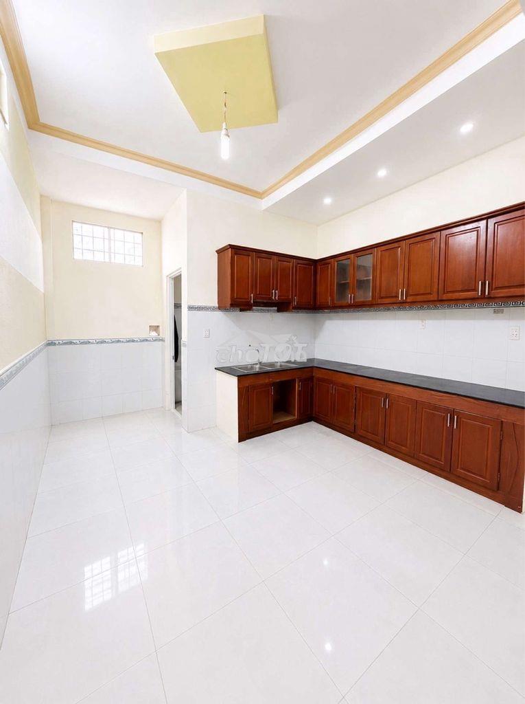 Bán nhà 4x17m - hẻm ôtô - 2 tầng - lê trọng tấn - giá 5.x tỷ - 3