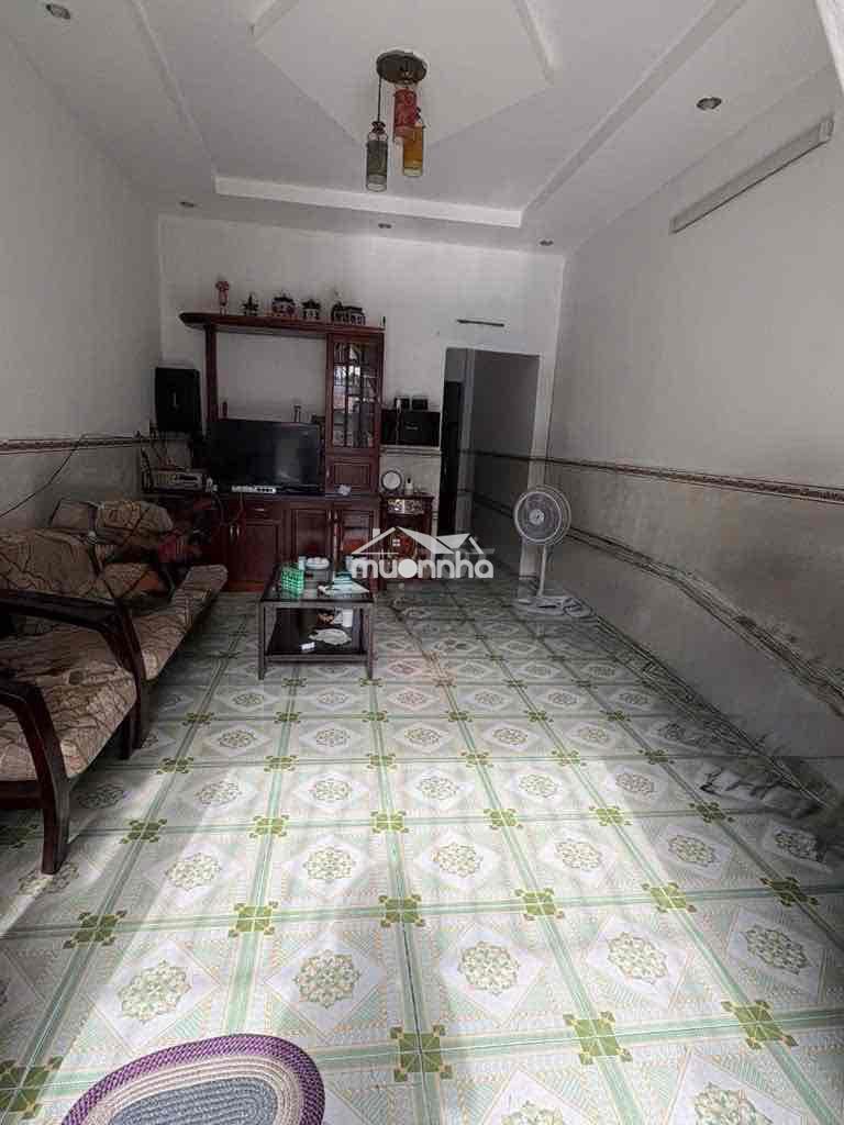 Hàng xóm tân bình , dt 7x10 2 tầng , hẻm thông thoáng , nhỉnh 4 tỷ - 2