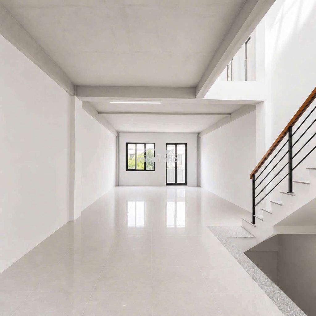 Cho thuê nhà 25tr lakeview sàn trông suốt, mỗi tầng 1 nhà vệ sinh
- 2