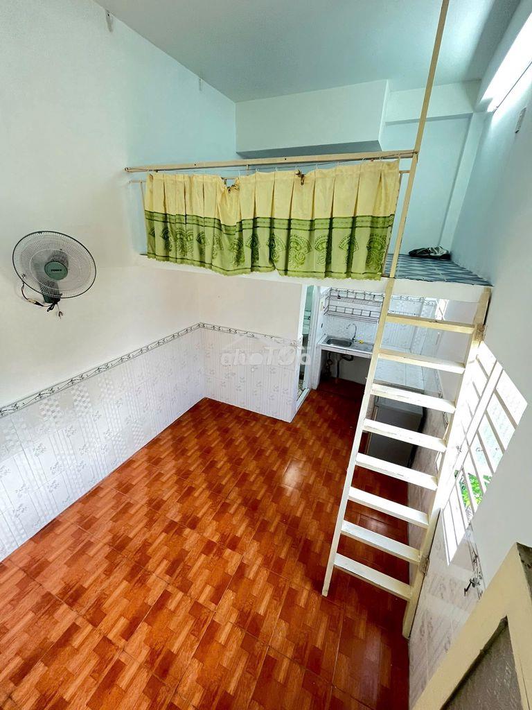 Phòng trọ q3 có gác 20m2, cạnh cviên thỏ trắng
