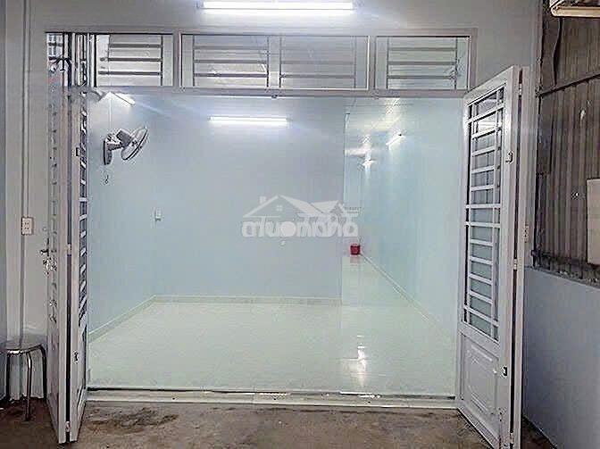 Cho thuê nhà đường lê trọng tấn 4 x 20 m cấp 4 đẹp , có máy lạnh.  - 2
