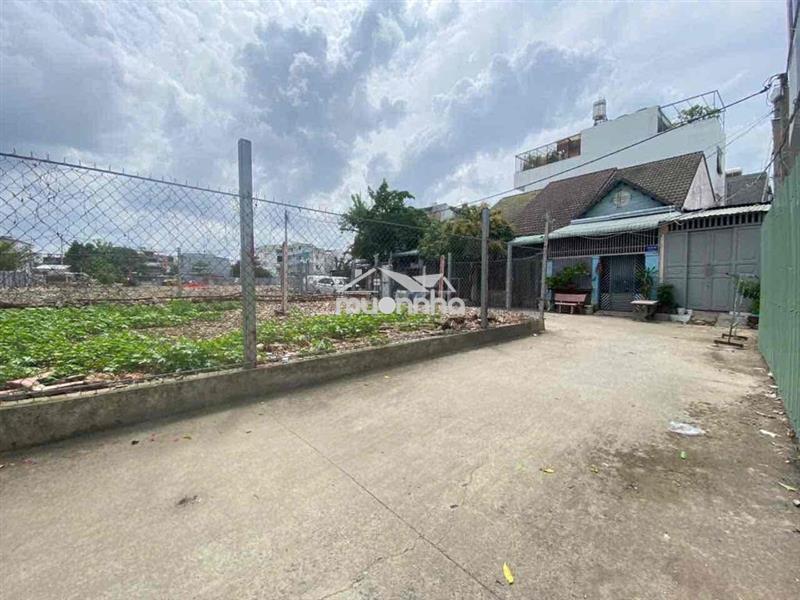 Đất thổ cư 70m2 . hẻm xe hơi 4,5m , đối diện vạn phúc city