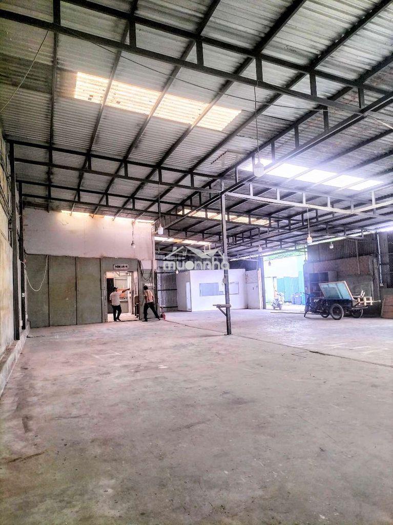 Xưởng 400m2 , có văn phòng - xa dân