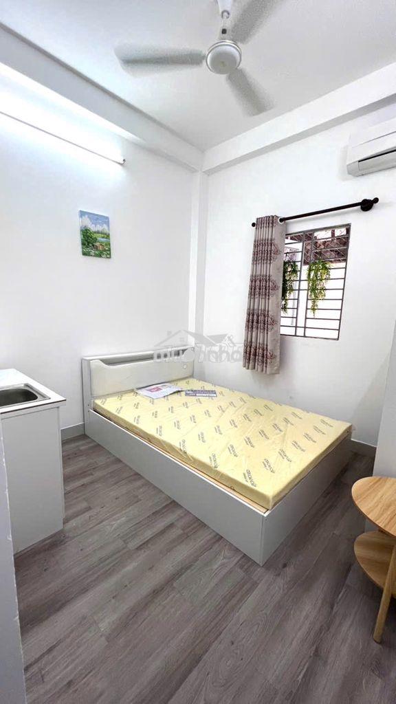 4tr2 ngay trung tâm có cửa sổ, đối diện chợ vườn chuối. 1/8 có thể vào - 2
