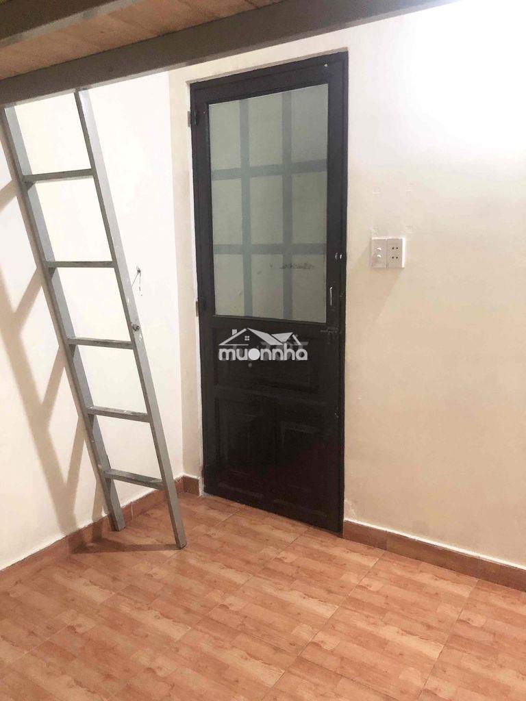 Phòng gác lửng, wc riêng,giờ tự do, camera an ninh - 3