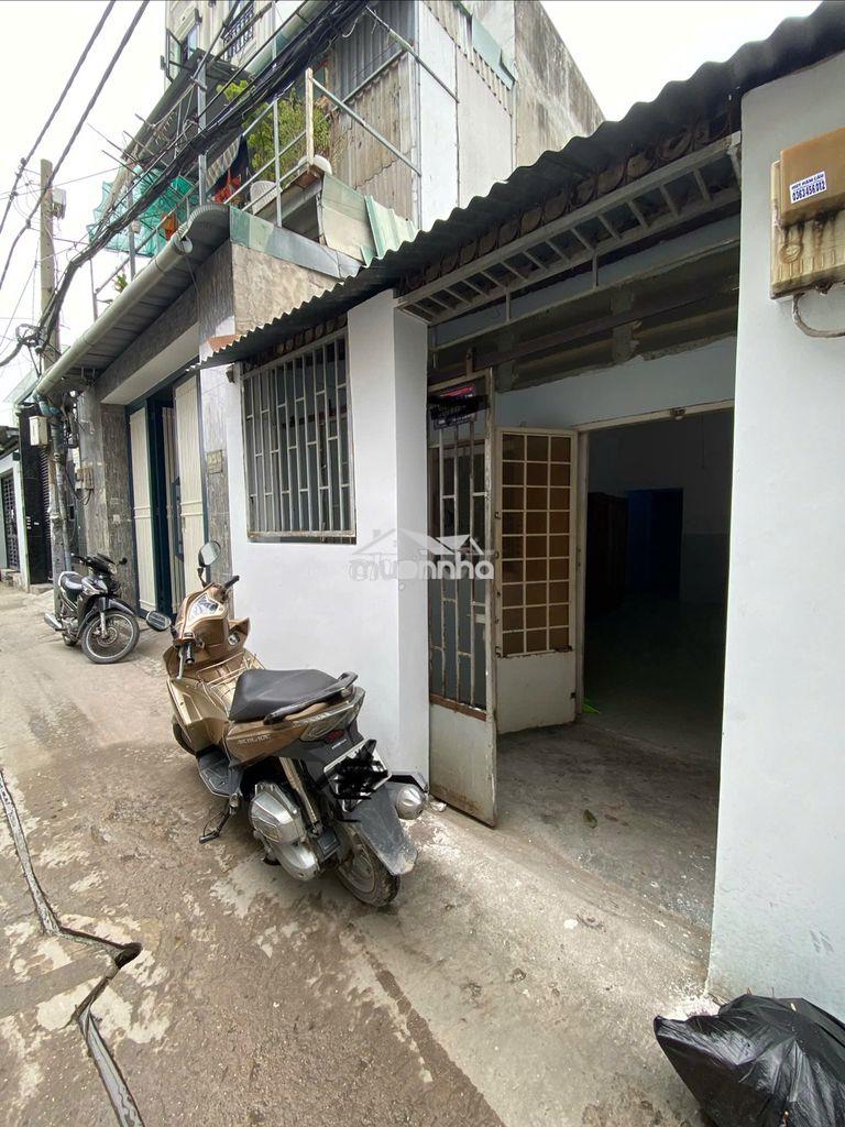 Cho thuê nhà hẻm 80 dương quảng hàm, dt: 4x17,5m. gần nhà thờ bến hải