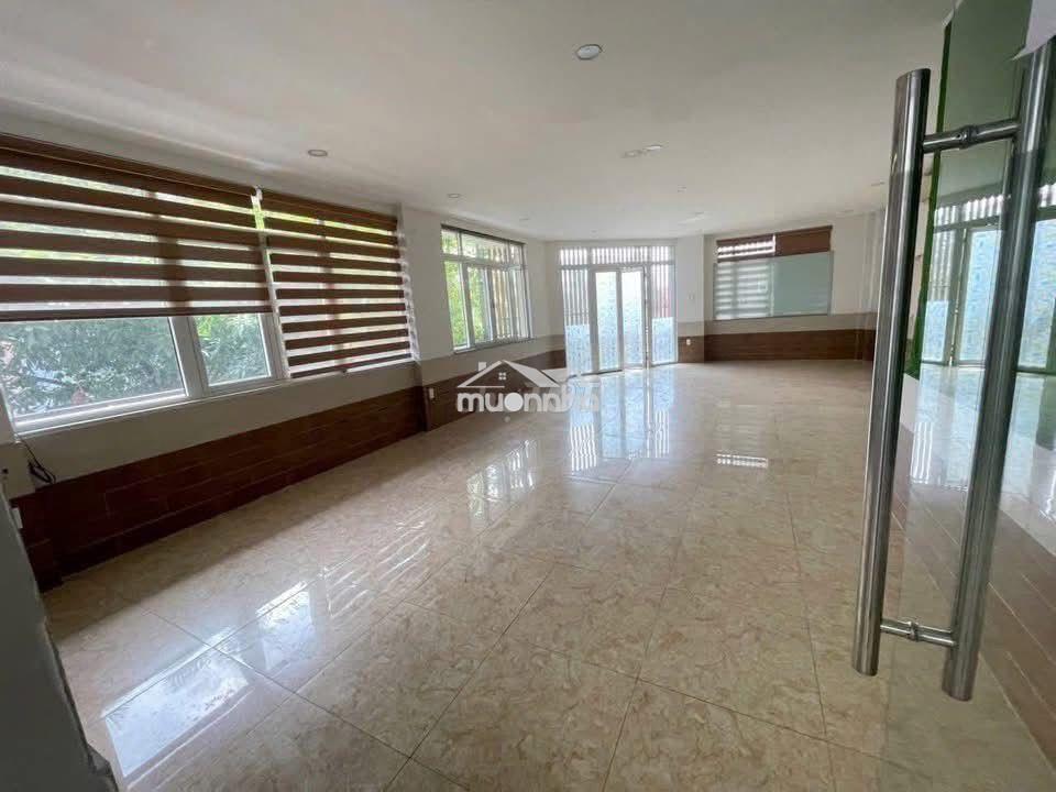 ✅✅Cho thuê căn góc 3 lầu sầm uất  - 3
