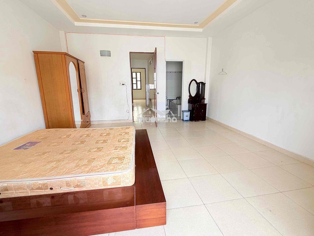 Phòng ban công thoáng rộng rãi kdc gia hoà gần ql50 bx q8 ueh - 3