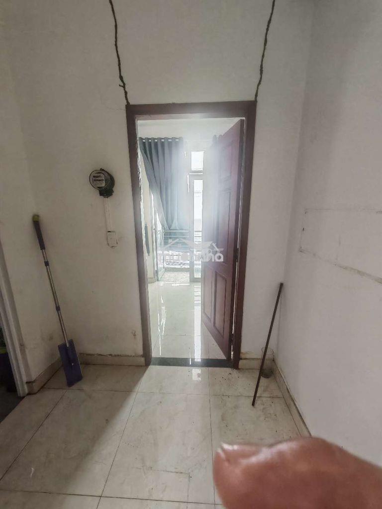 Cho thuê phòng và tầng trệt - 4